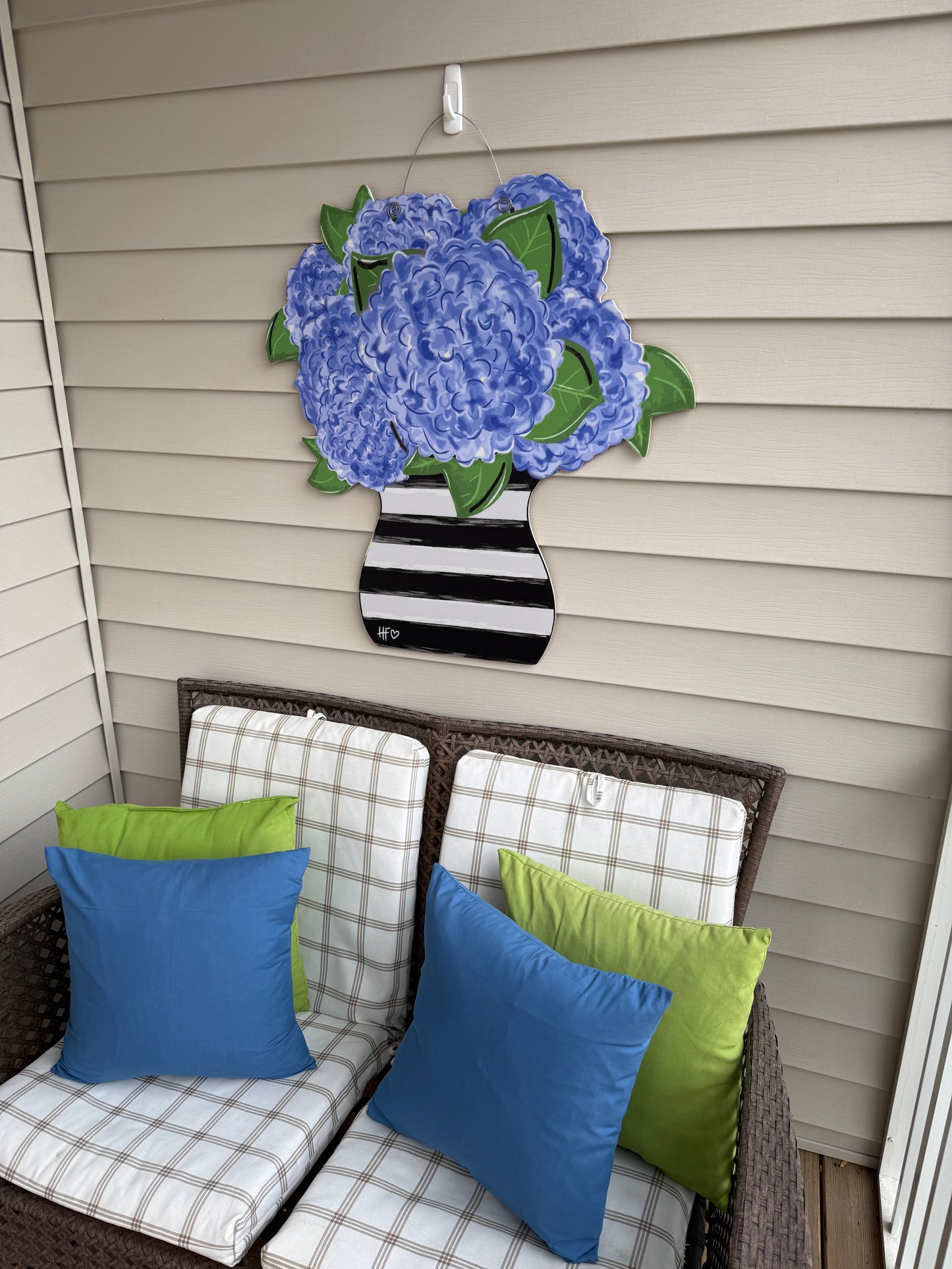 Spring Hydrangea Vase Door Hanger